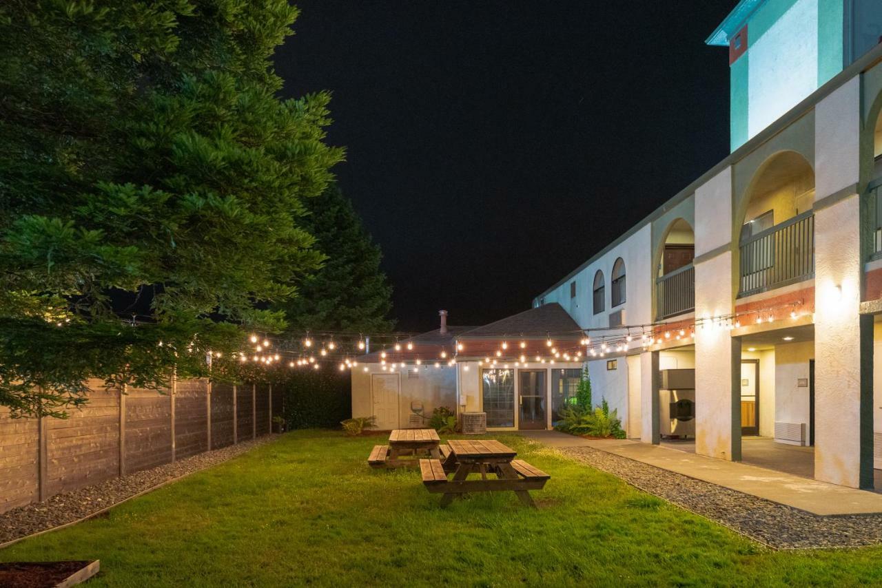 The Redwood Riverwalk, A Boutique Hotel Fortuna Buitenkant foto