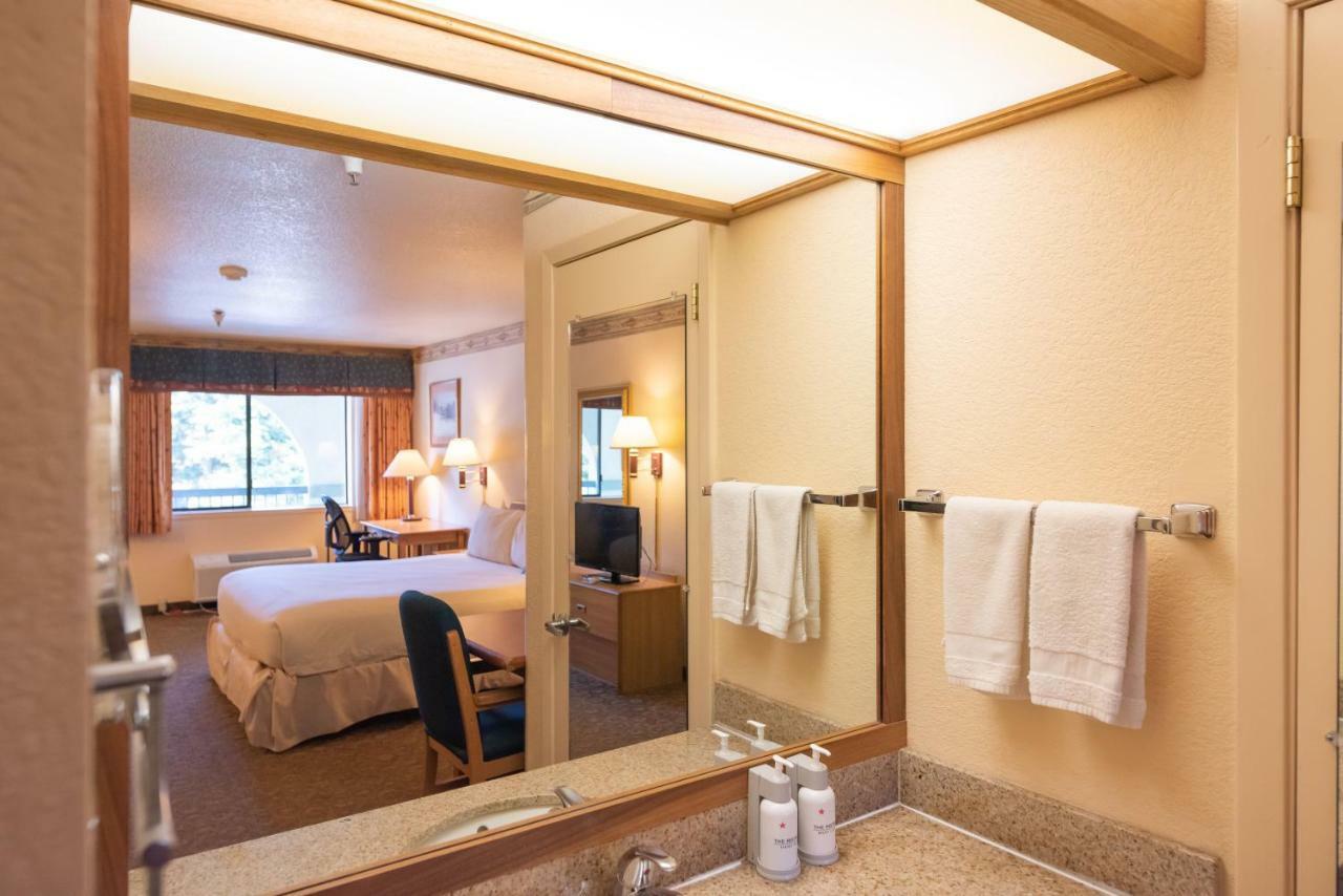 The Redwood Riverwalk, A Boutique Hotel Fortuna Buitenkant foto